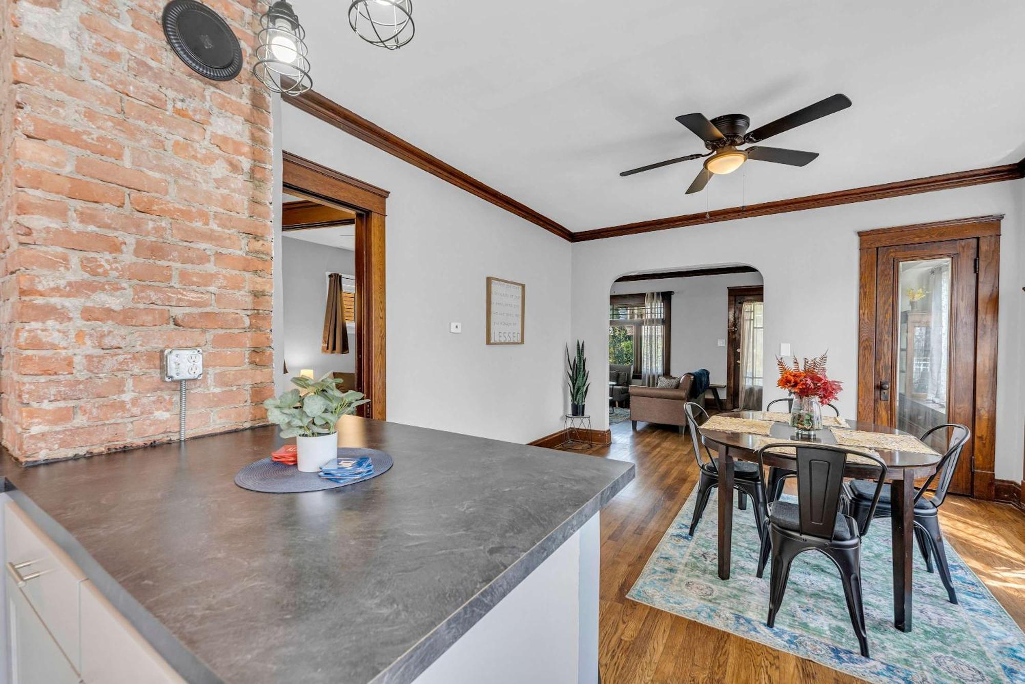 Beautifully Remodeled Duplex Apt In West Blvd Κλίβελαντ Εξωτερικό φωτογραφία